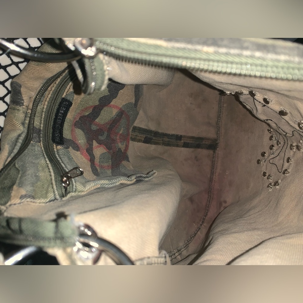 True Vintage 90s Mall Goth Camo Skull Bag - Picture 7 of 9